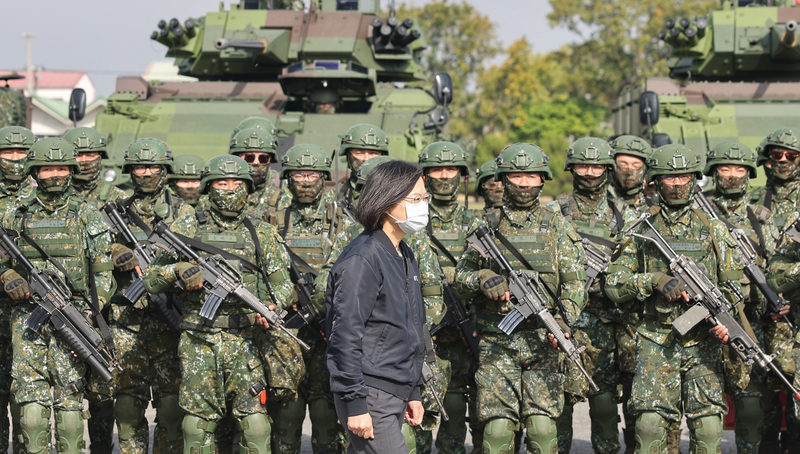 President Tsai touts new weapon systems and training during Chiayi military drills