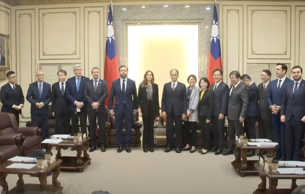 Visiting Spanish delegation meets with parliament speaker