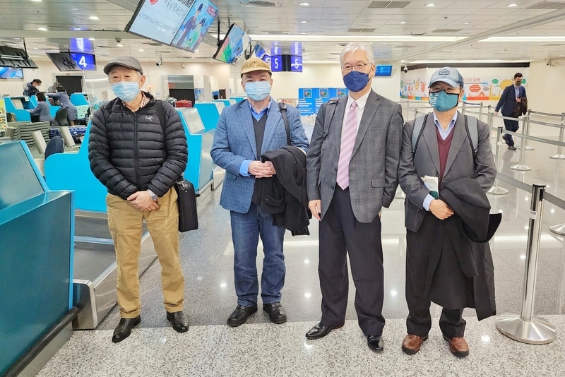 Opposition party deputy head visits China
