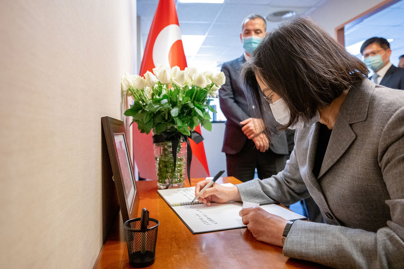 President Tsai visits Turkish representative office