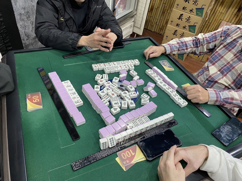 Lucky paw picks winning lottery ticket, mahjong gambling dens and animal hospital in Taoyuan