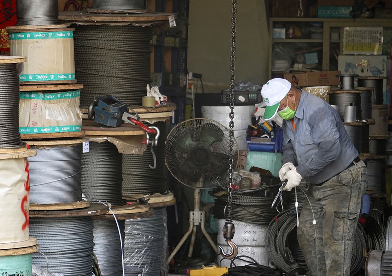 Professions & occupations: engineers, lawyers & other professionals