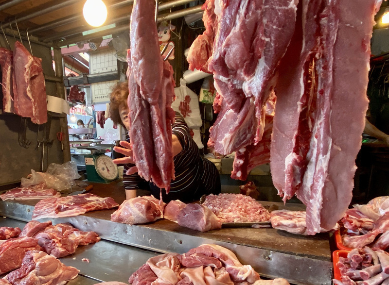 VIDEO: Vendors and consumers challenged with sharp pork price increases
