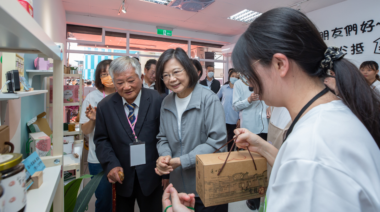Taichung opens new community care center for people with disabilities