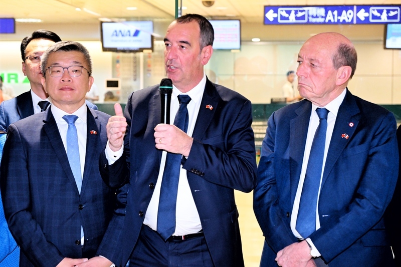 French Parliamentary Delegation arrives in Taiwan to show support