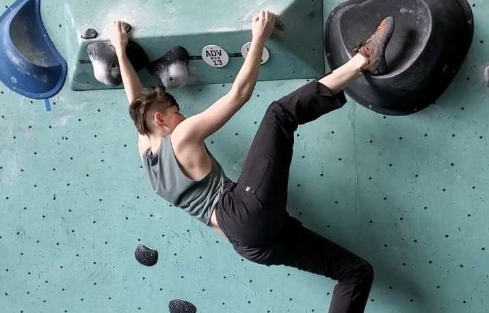 Arrow on Climbing