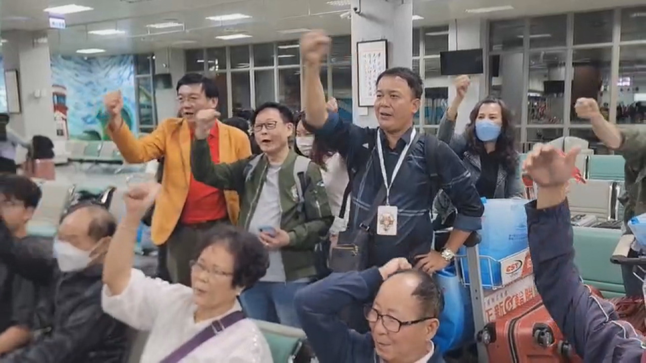 VIDEO: Hundreds of travelers stuck on Kinmen due to thick fog