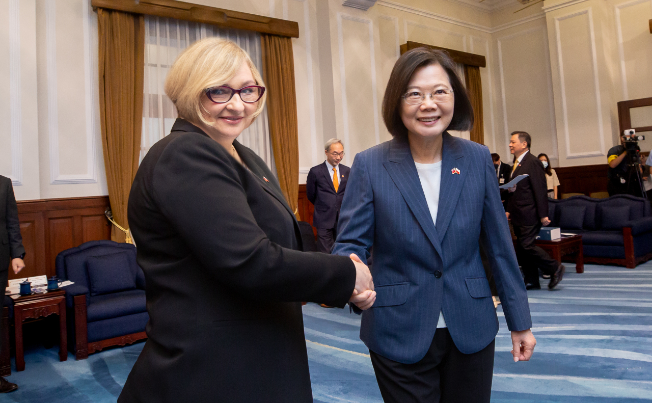 Polish Foreign Affairs Vice Chair Barbara Bartus in Taiwan to cooperate on semiconductors