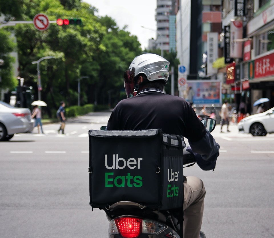 WATCH: Uber presents new feature allowing drivers to pick up groceries