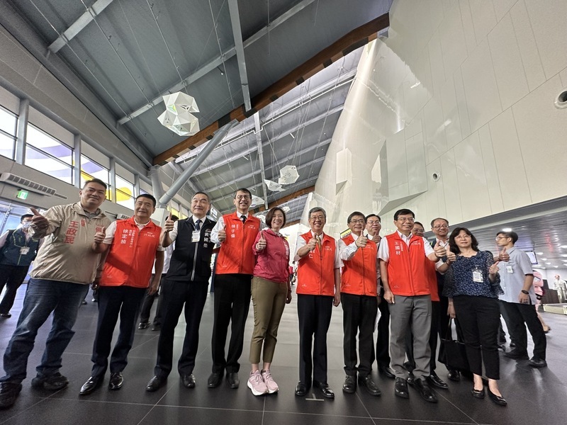 Premier Chen Chien-jen inspects Taichung International Airport improvement project
