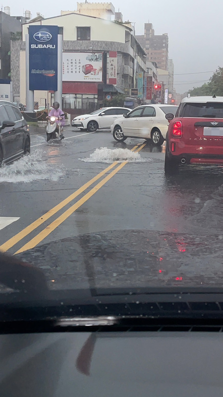 VIDEO:  Flooding transforms Kaohsiung roads into waterways