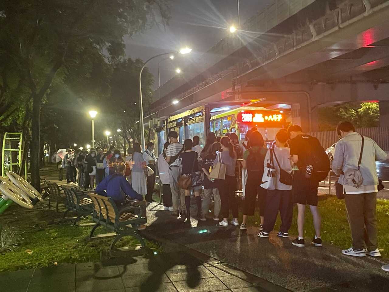 VIDEO: Neihu traffic jams caused by Formosa Plastics Group’s new headquarters