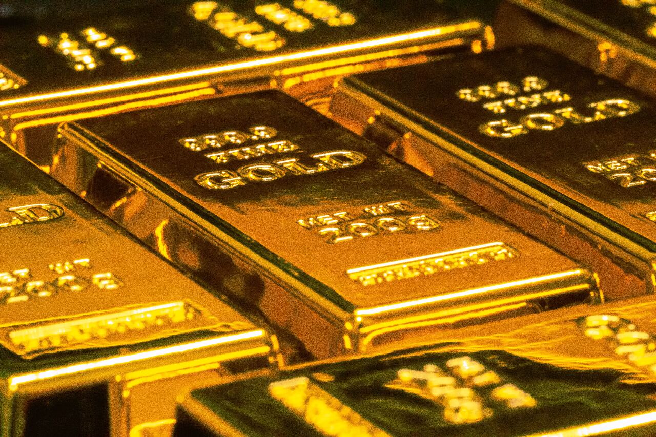Bidding for gold, an MRT nightmare, and Taiwan's strict(ish) prisons ft. Michelle