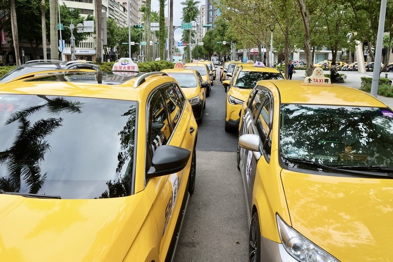 VIDEO: Taipei taxi drivers anxious about violation points