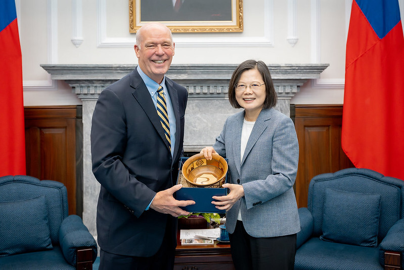 President Tsai receives Montana State governor