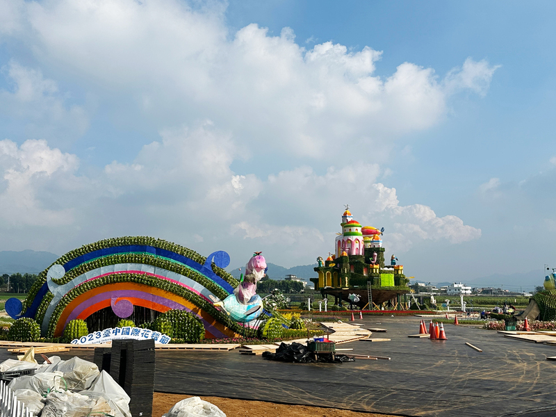 VIDEO: Taichung Xinshe Sea of Flowers and Flower Carpet Festival open this weekend