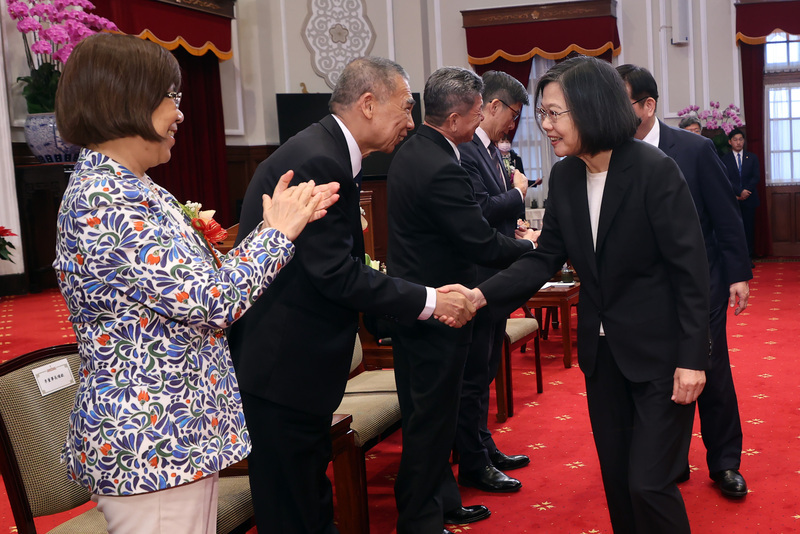 President Tsai hopes industries will contribute to net zero transformation