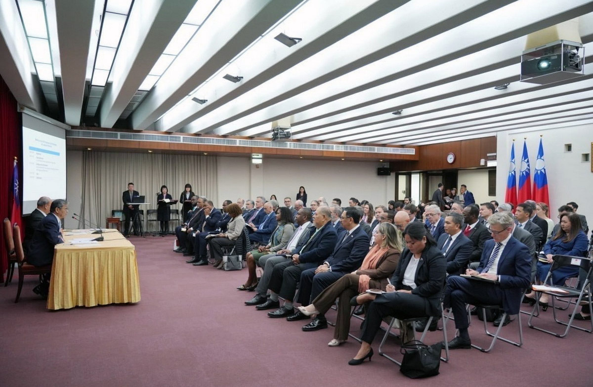 Foreign Ministry briefs representative offices on election results