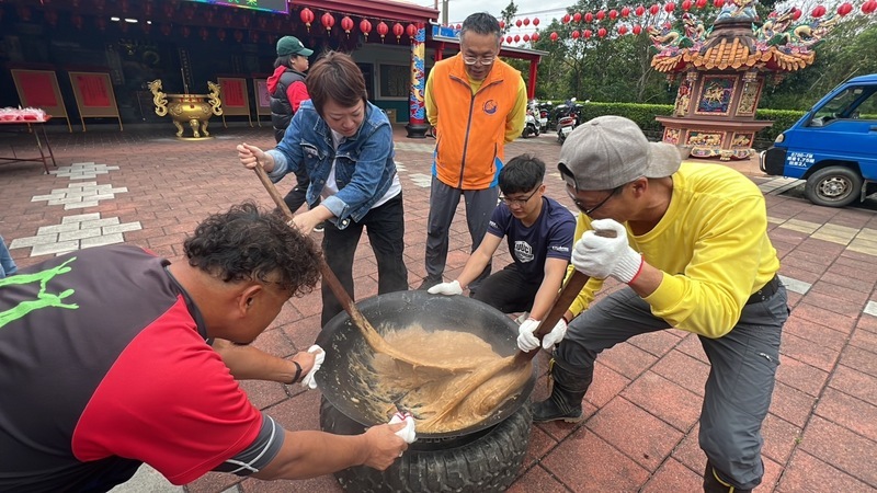 VIDEO: Yong-an Village’s Lunar New Year celebration is all about pounding rice cakes and preserving a new tradition