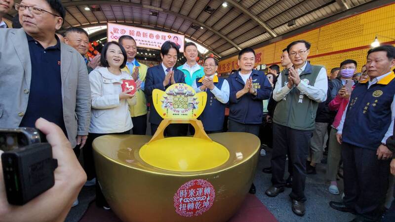 President-elect Lai stops in Pingtung as part of his Lunar New Year tour