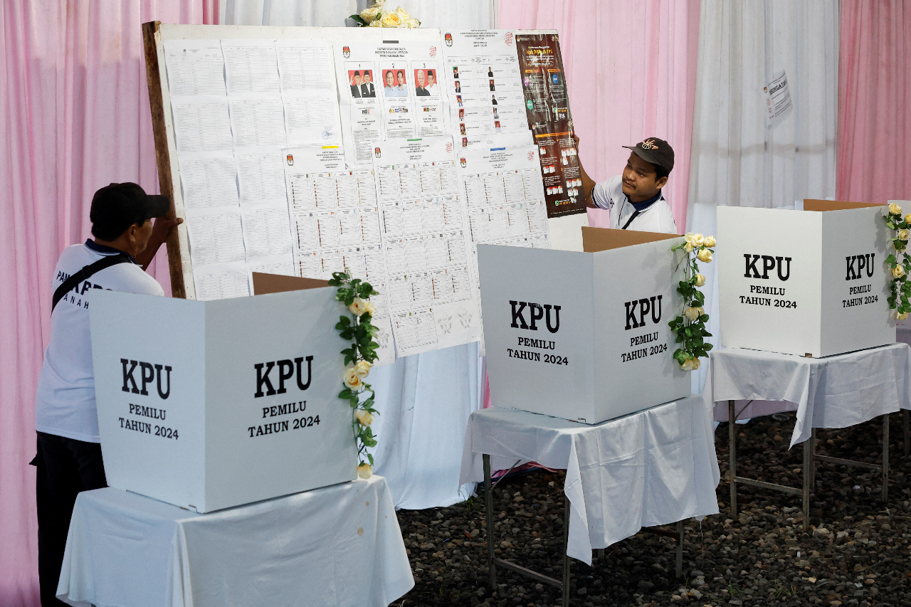 Voters head to polling stations for Indonesia’s general elections