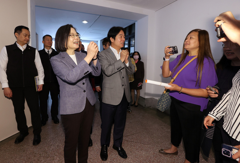 President and VP convey LNY greetings at the Presidential Office