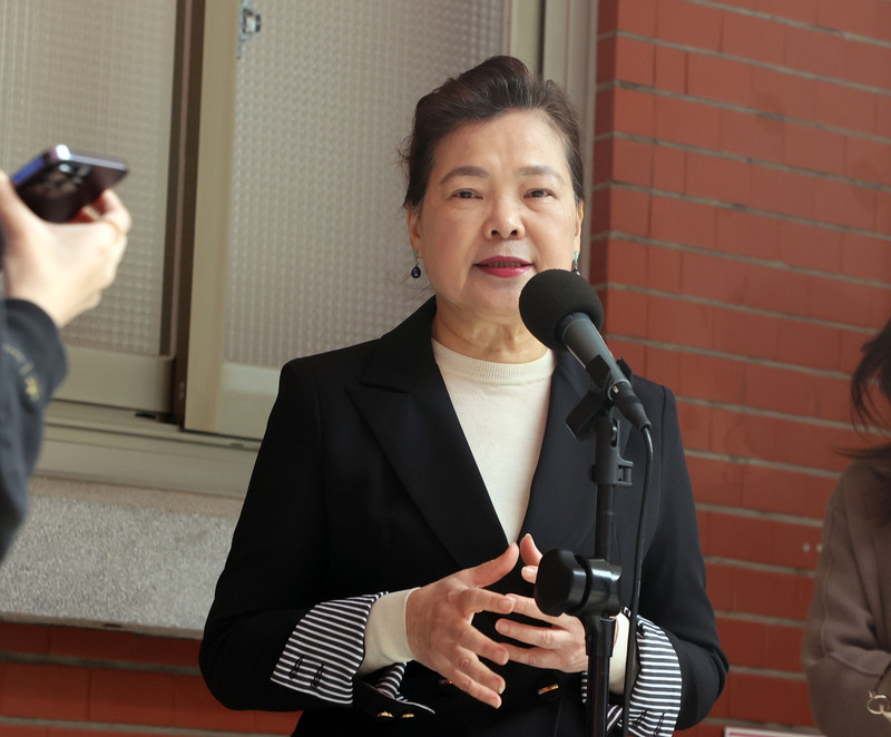 Minister Wang asks people to support Taipower amid electricity price negotiations