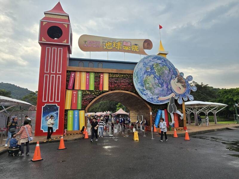 WATCH: Public alarmed by poor animal care at Yilan Green Expo