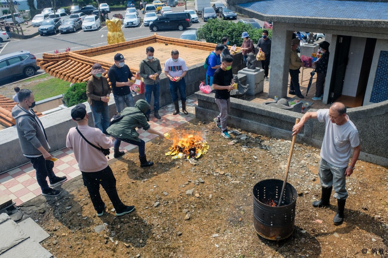 The environmental consequences of burning spirit money for Tomb Sweeping Day