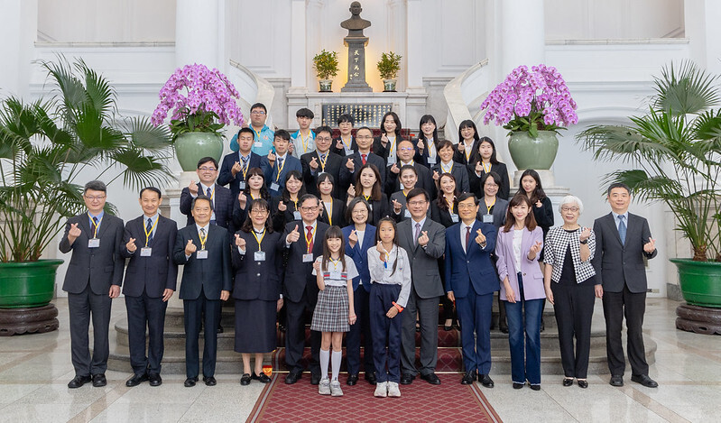 President Tsai congratulates student inventors for international achievements