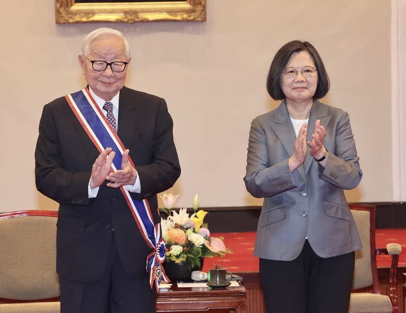 TSMC founder awarded Order of Dr. Sun Yat-sen