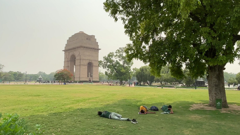 Heat waves continue across parts of India and China