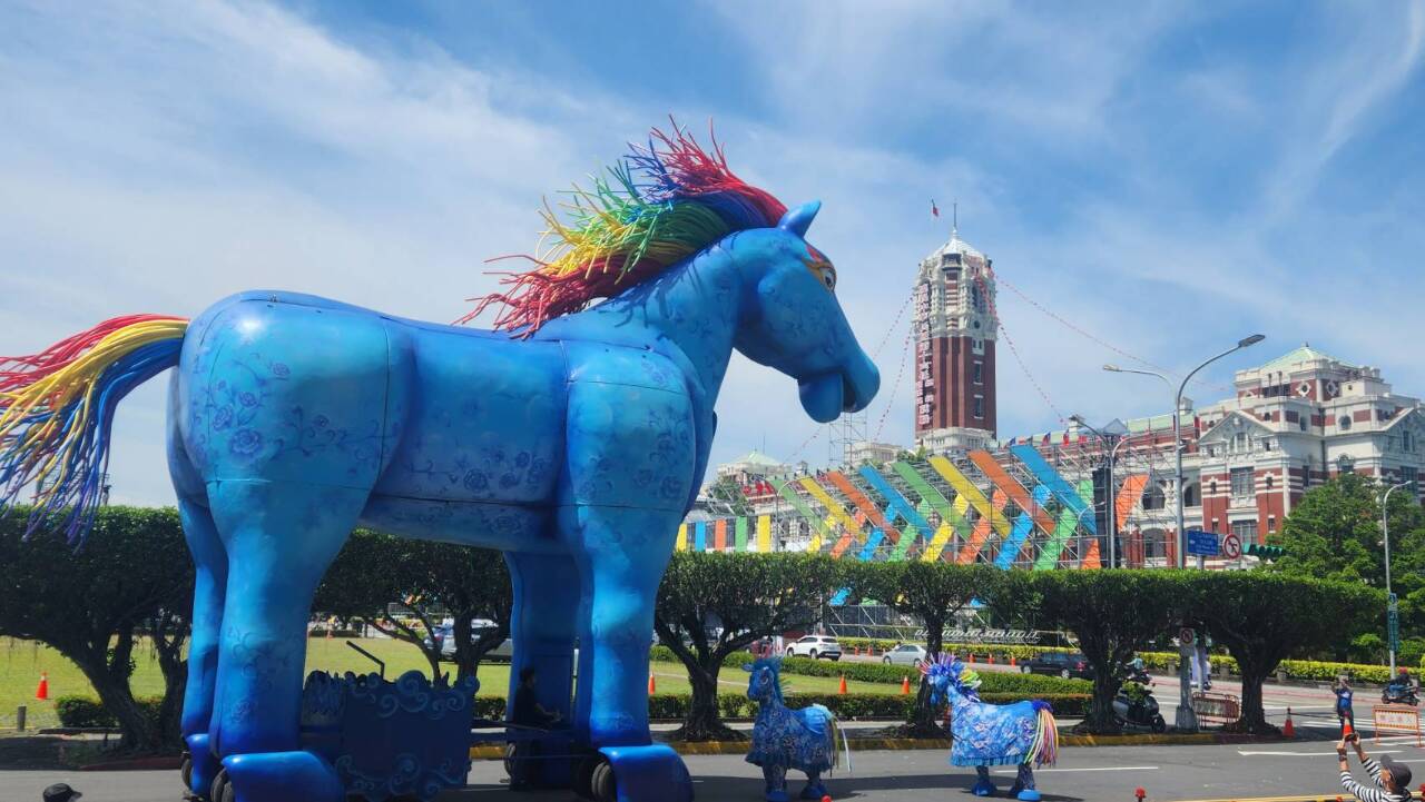 Mighty 10-meter “Rain Horse” to perform at presidential inauguration