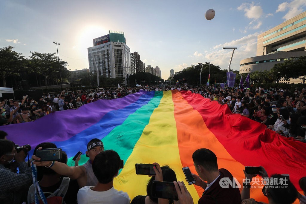 LGBT+ anthems!