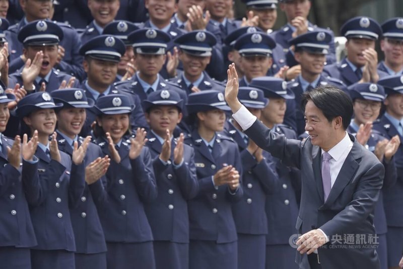 President Lai attends the 2024 joint graduation ceremony of ROC's eight military academies