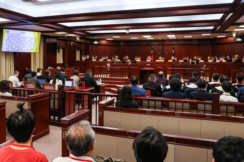 Constitutional Court holds preparatory hearing in injunction case against oversight laws