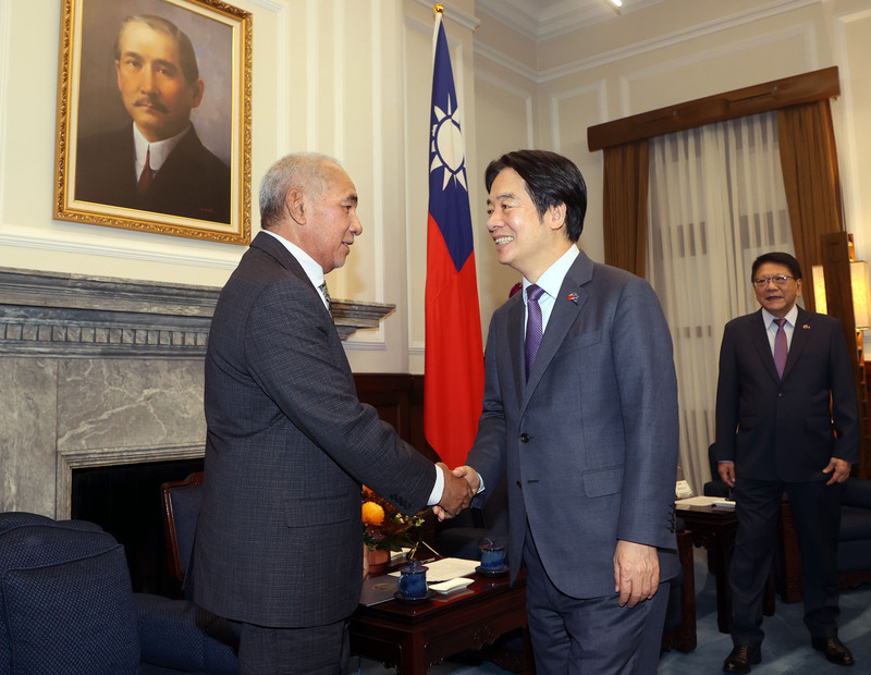 President Lai meets Marshallese legislative delegation