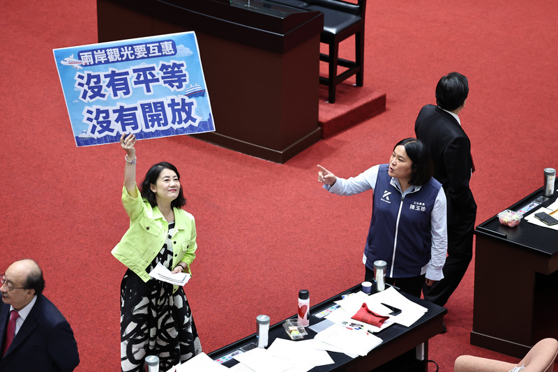 Legislature passes resolution calling to lift group travel ban to China