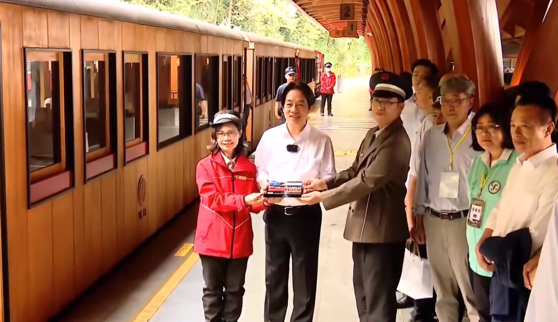 President Lai rides the newly reopened Alishan Forest Railway