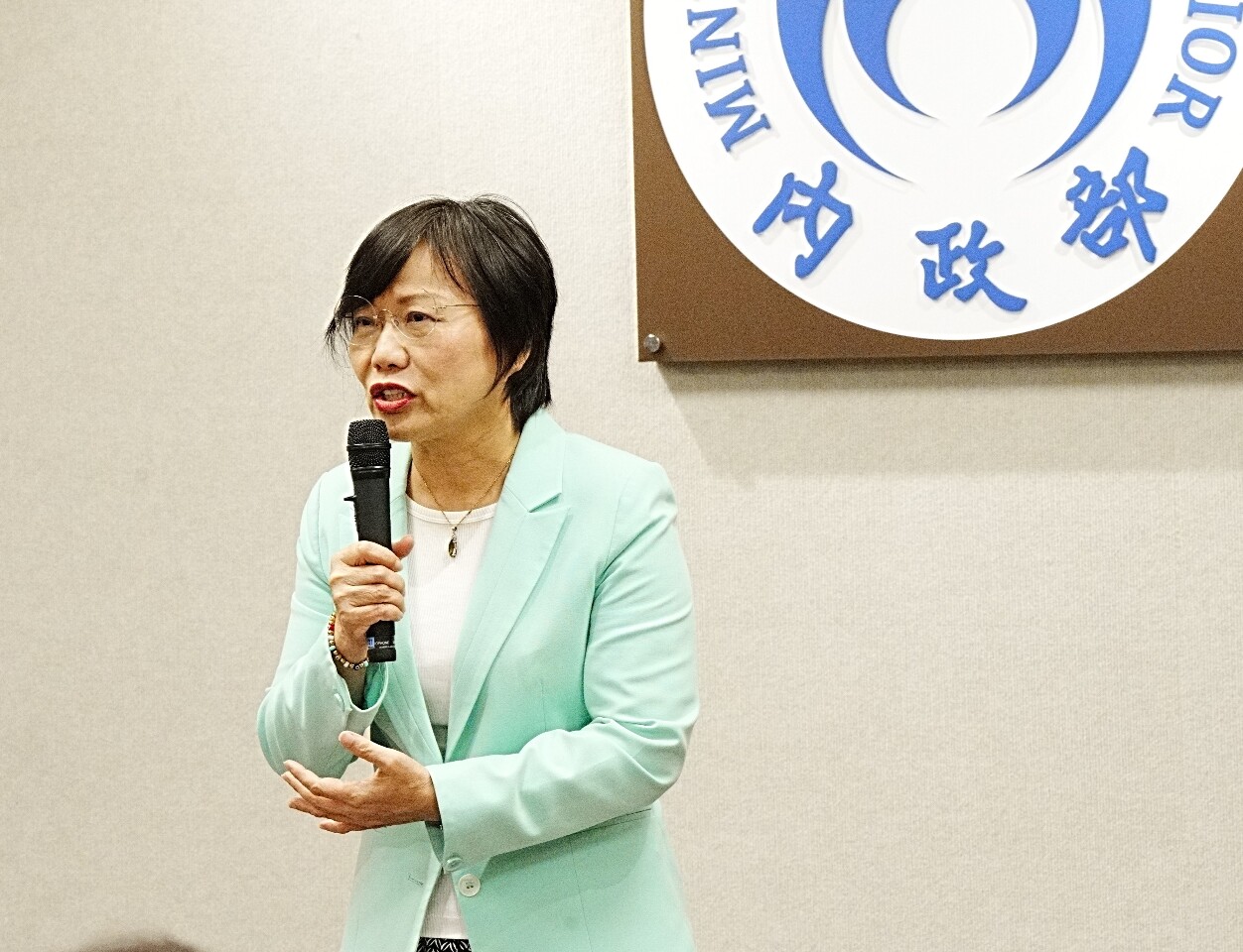 Survey: 92% of new residents are happy living in Taiwan