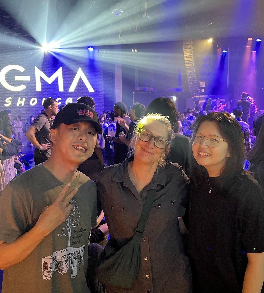 Promoting musicians and bands as a job feat. Rhea Leorag