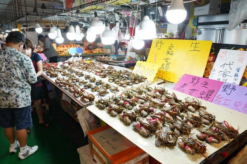 WATCH: Taiwan’s giant mud crab season brings new delicious dishes to the menu
