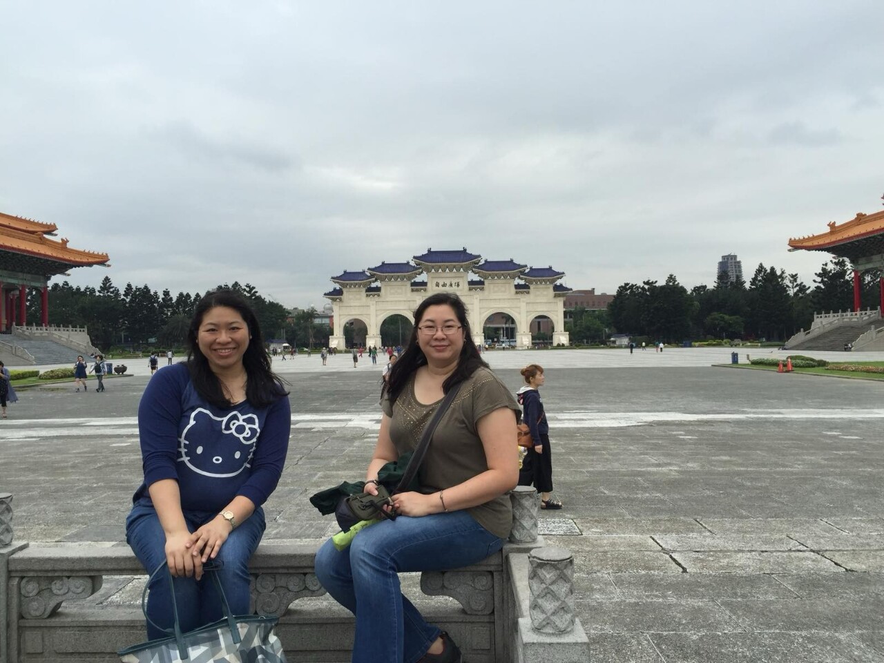 Through a Traveler's Lens: First Impressions of Taiwan feat. Kathleen and Carolyn De Jesus