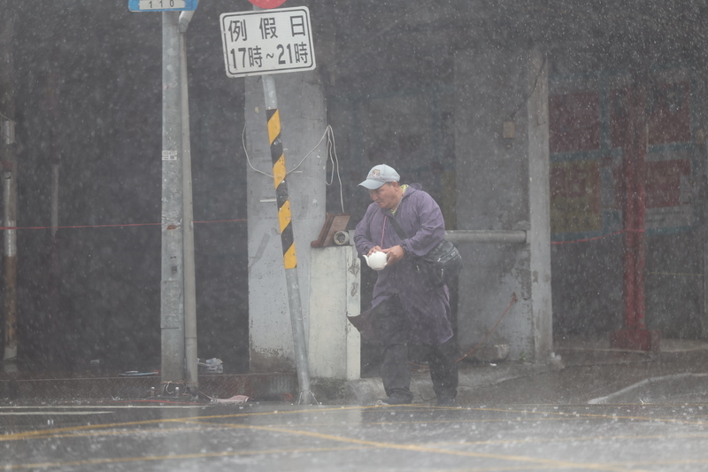 Flood warnings expanded to 10 counties and cities as premier urges preparedness