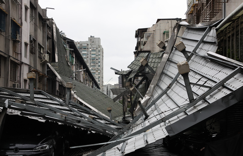 2 dead, hundreds injured, and thousands left without power in the wake of Typhoon Kong-rey