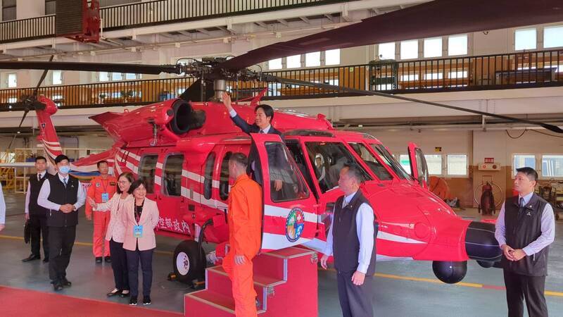 Lai thanks Taiwan’s Air Service Corps for 20 years of service