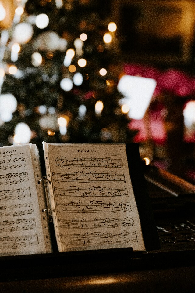 Holiday hits and 2000's Xmas