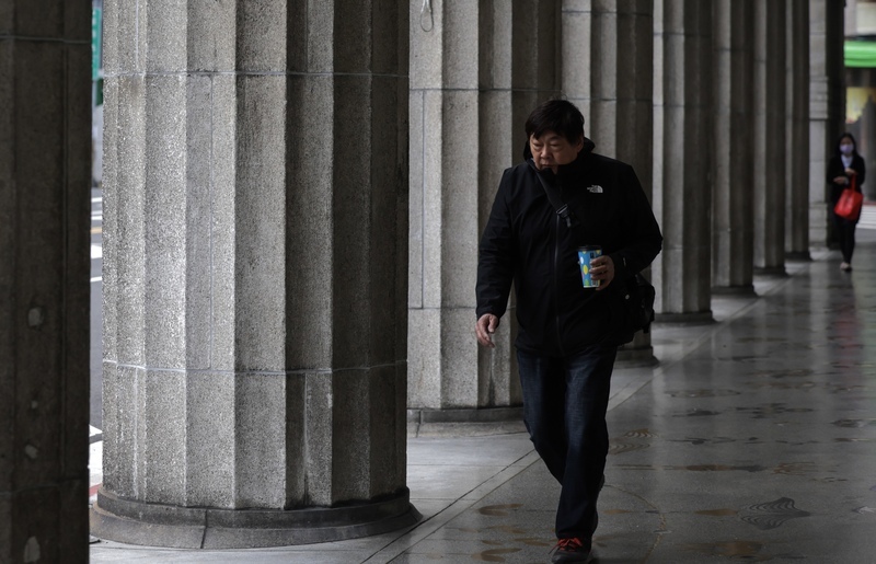 Weather Forecast: Cold weekend and year-end showers