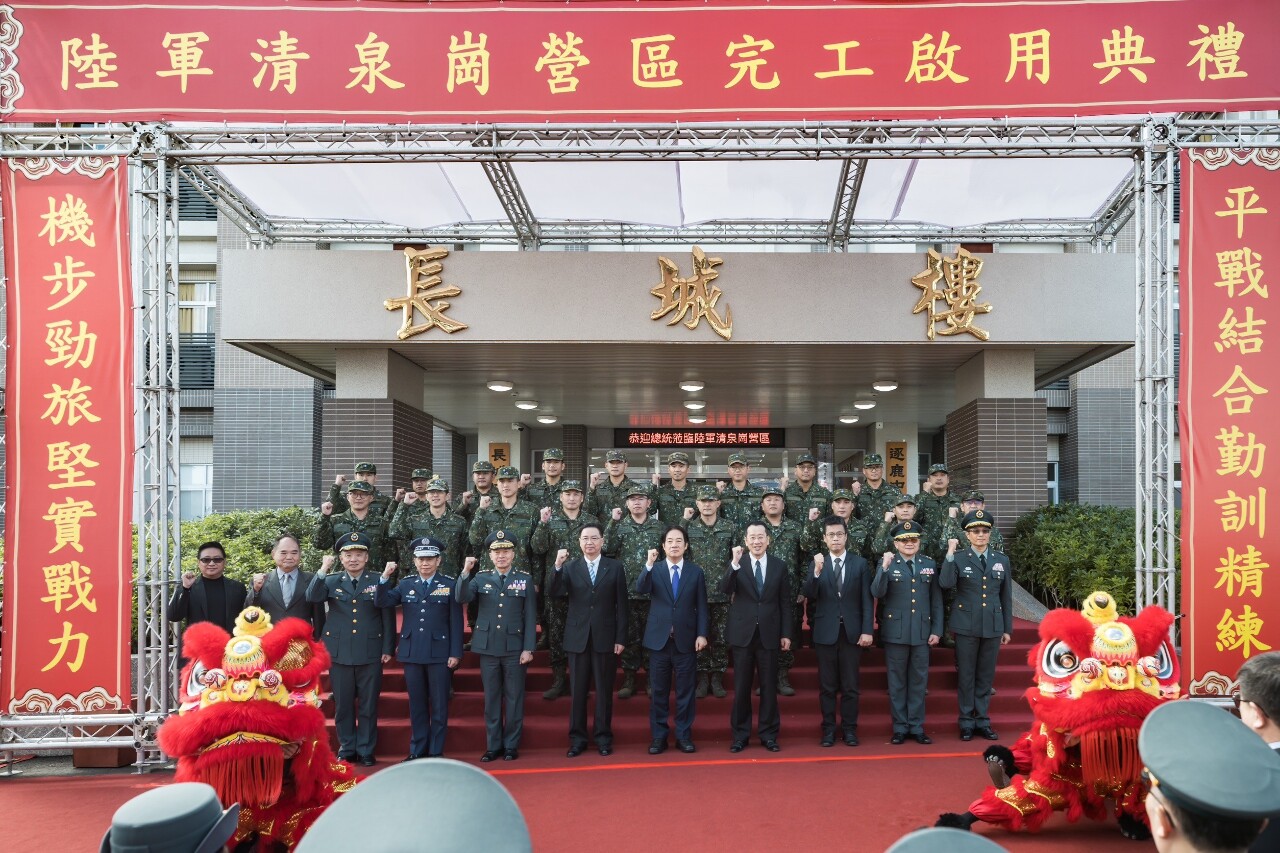 President thanks servicemen at commissioning of new barracks
