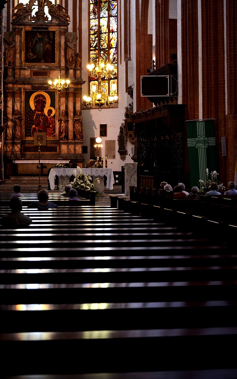 What is Simbang Gabi and why do Catholics esp Filipino Catholics in Taiwan celebrate this tradition?